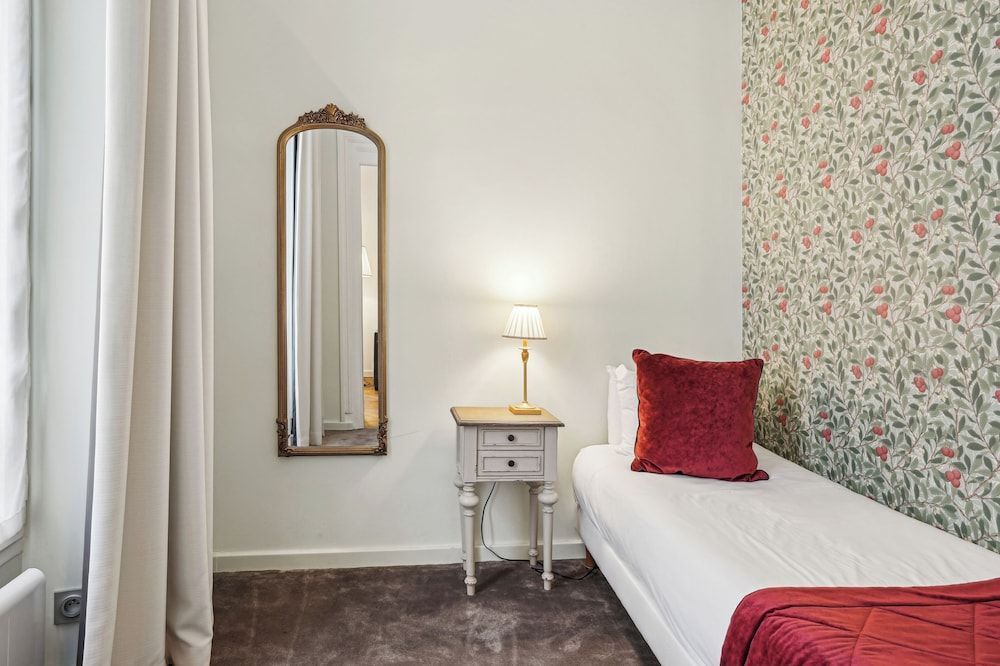 undefined Hotel De Sevres 7