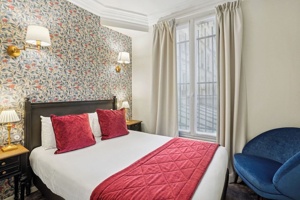 undefined Hotel De Sevres 8