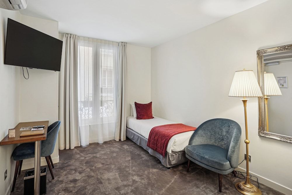 undefined Hotel De Sevres 3