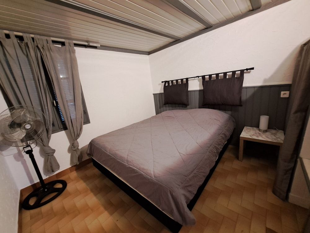 Apartment (LES ROMARINS 007)