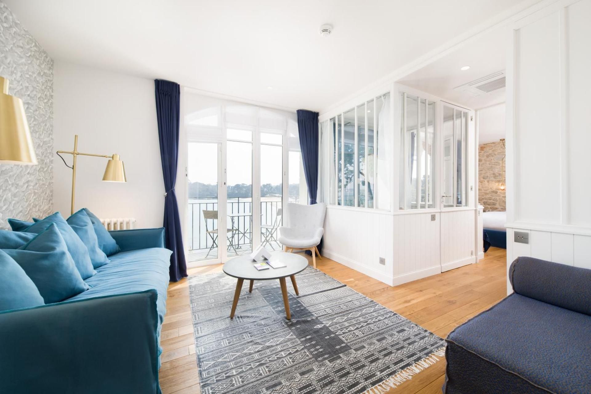 Deluxe Family Suite with Balcony