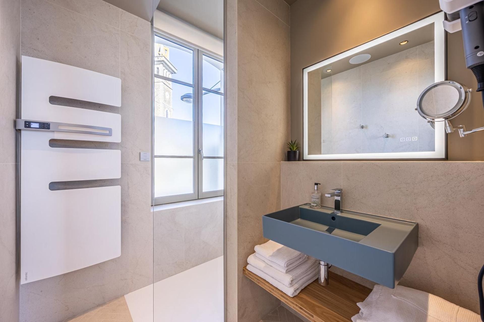 Deluxe Suite with Sea View