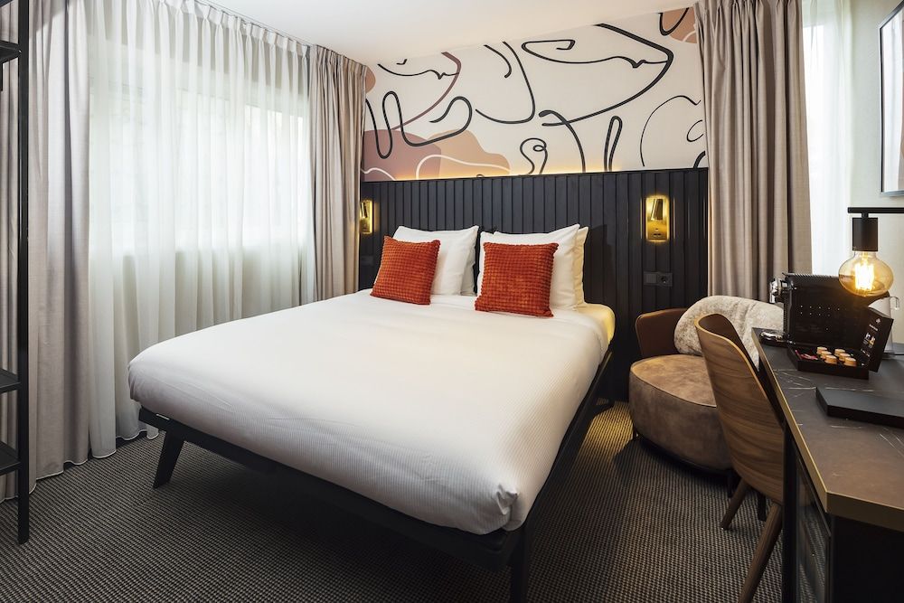 undefined Huygens Place 3