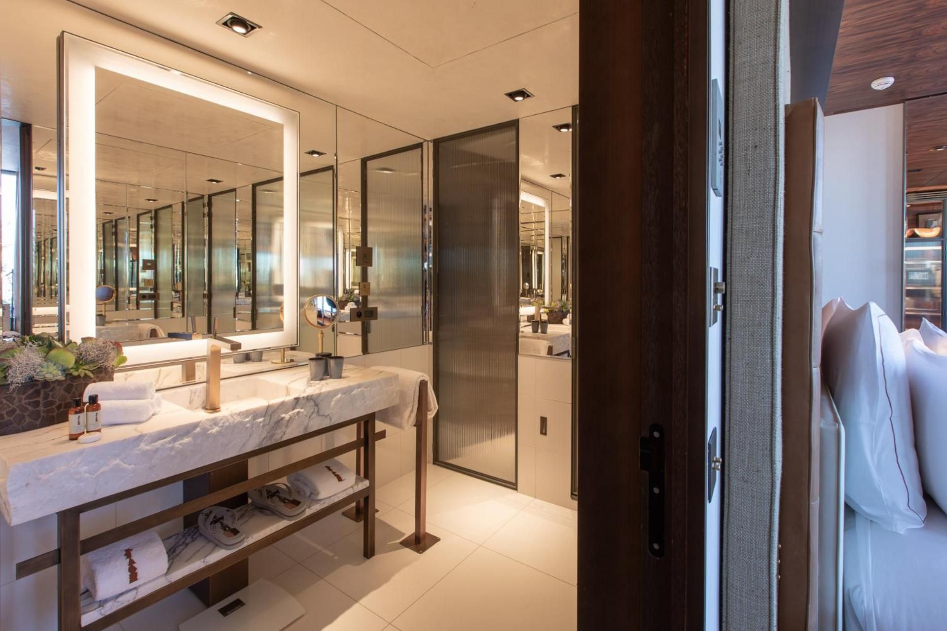 Suite Henri - Eiffel Tower view and Norwegian Bath