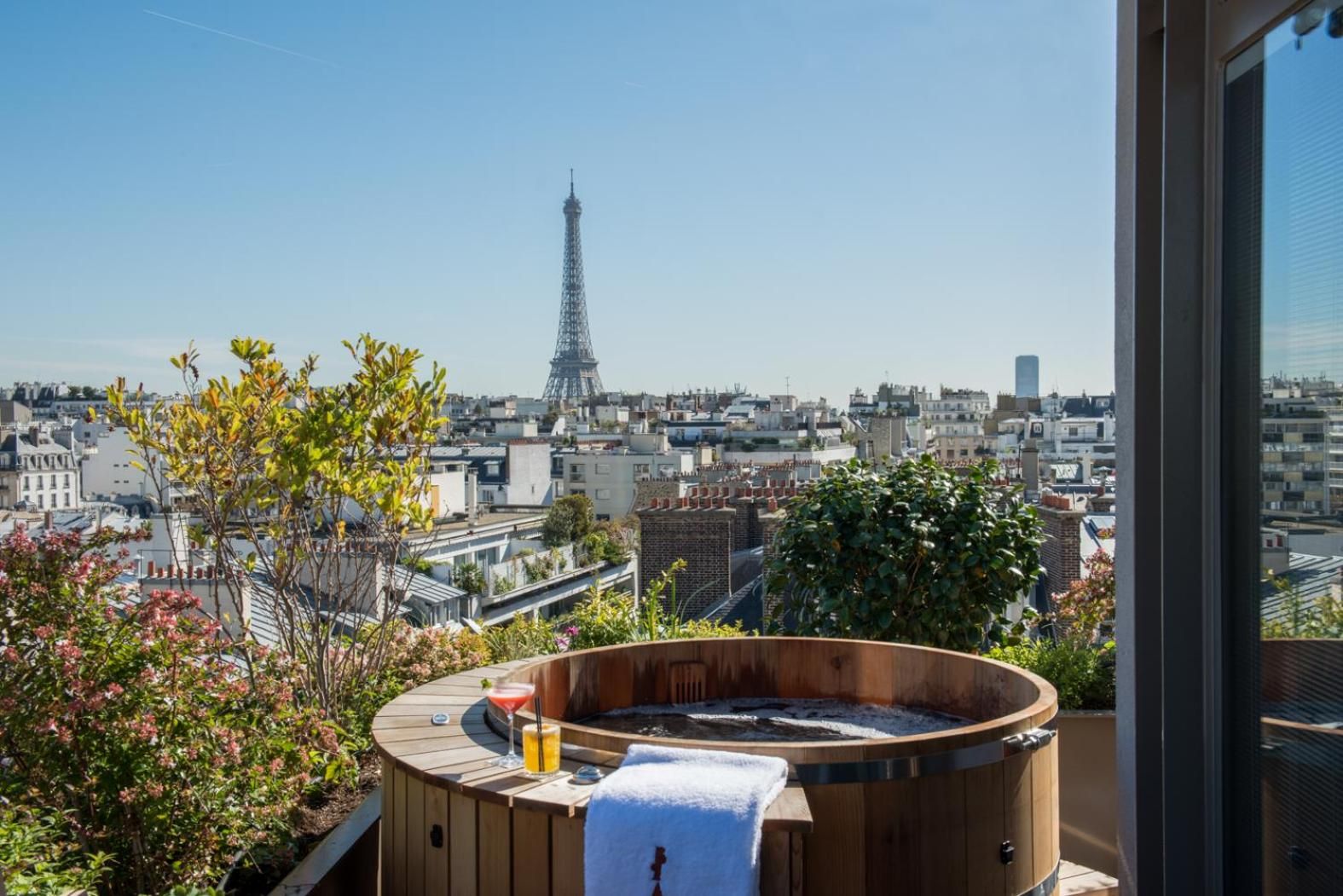Suite Henri - Eiffel Tower view and Norwegian Bath