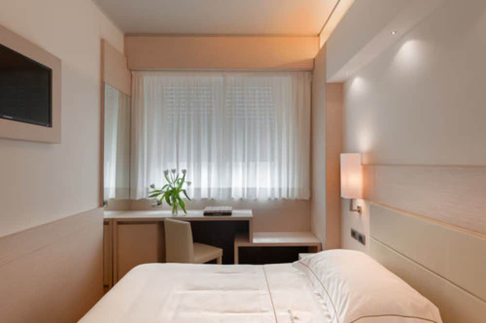 undefined Hotel Ariston 3