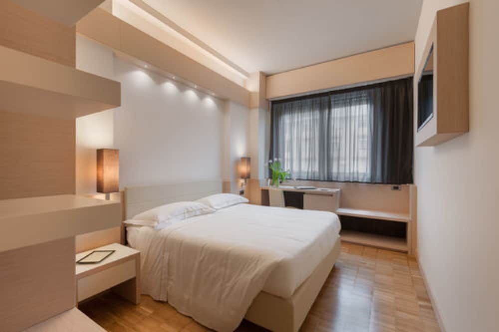 undefined Hotel Ariston 8