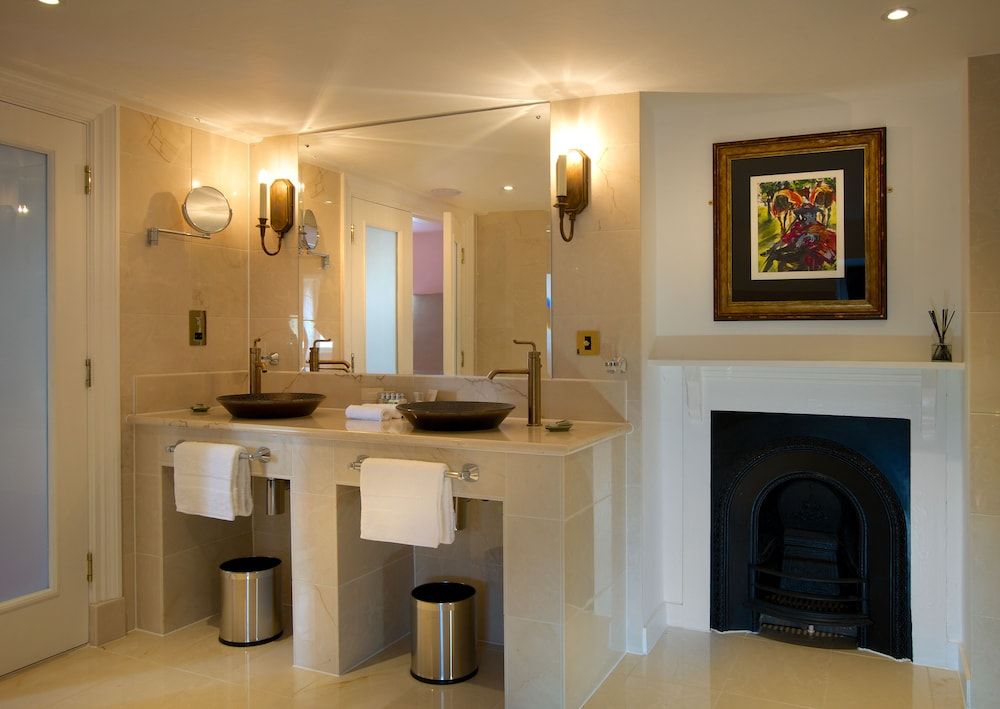 GreyFriars Deluxe Suite 9