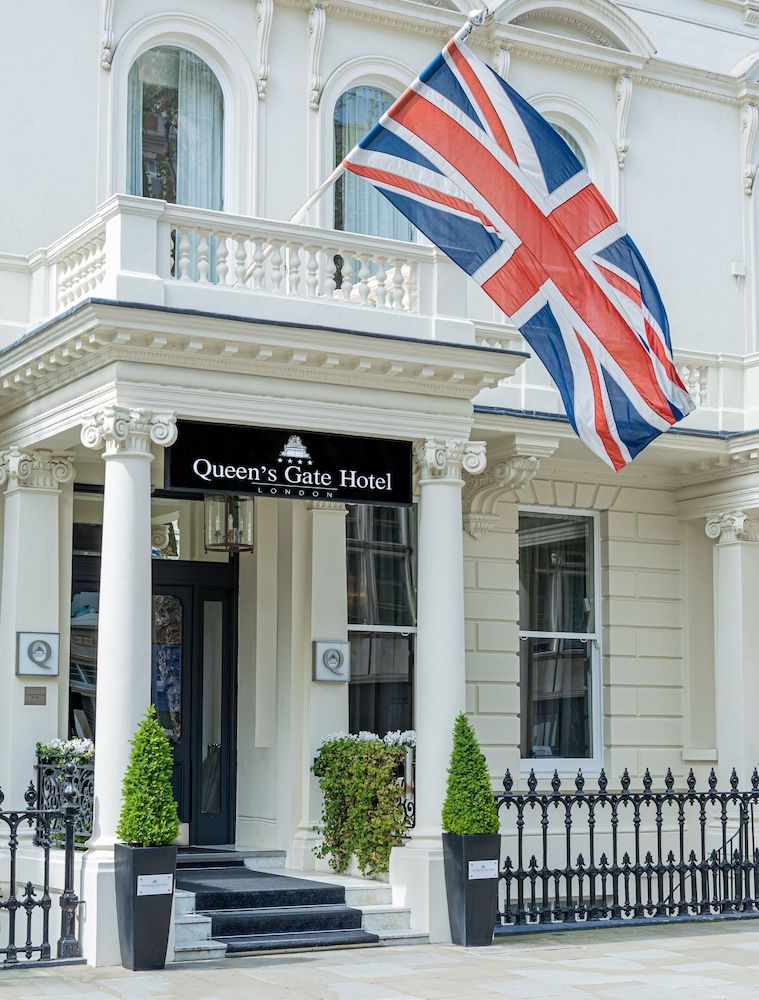 undefined The Queen's Gate Hotel 6