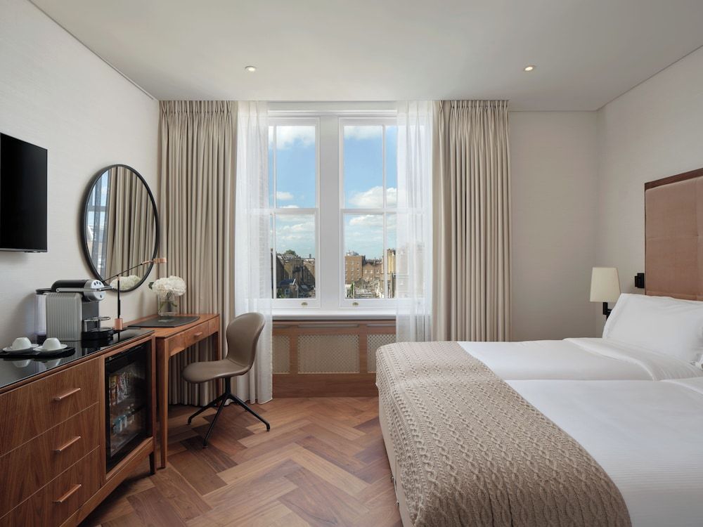 undefined The Queen's Gate Hotel 3