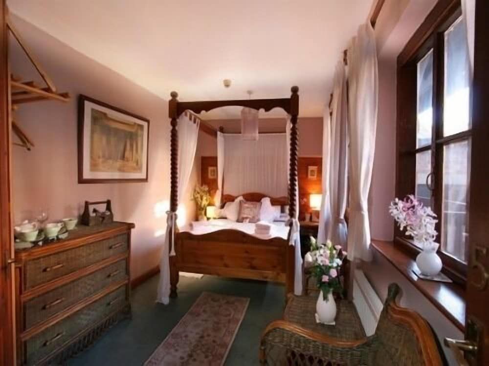 Superior Double Room, Hot Tub (Four Poster bed-Room 5)