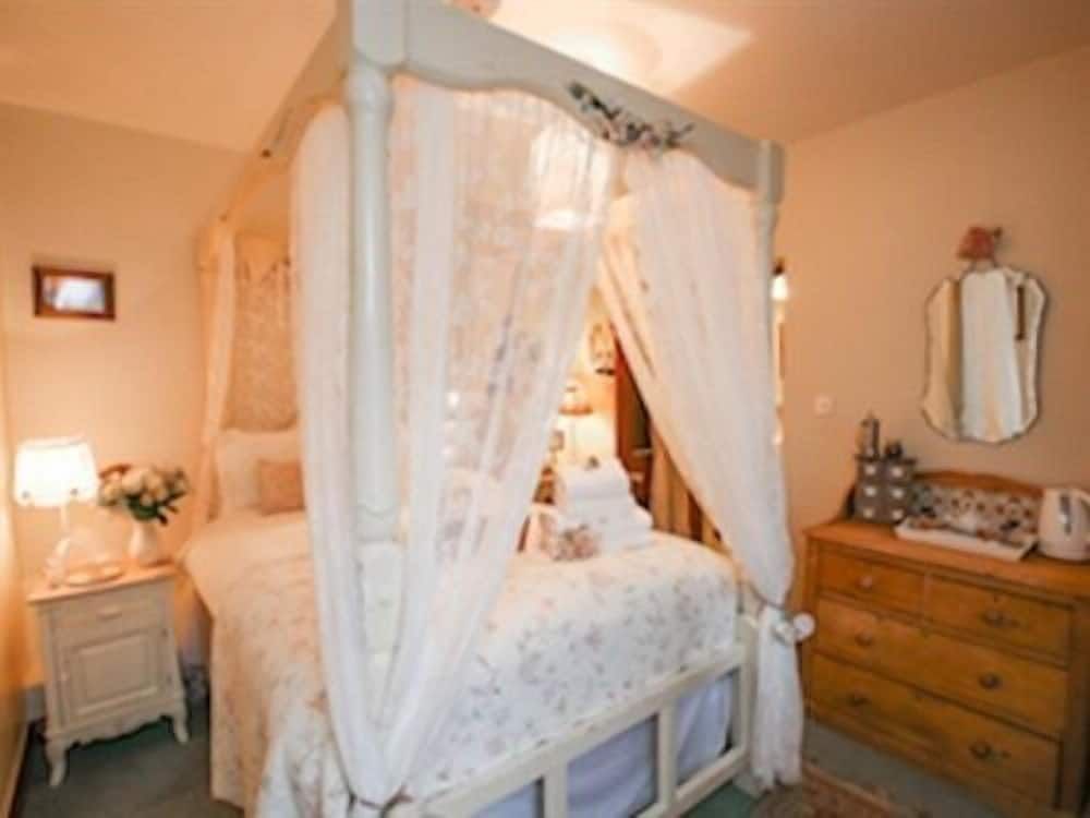 Double Room, Ensuite, Garden View (Room 2)