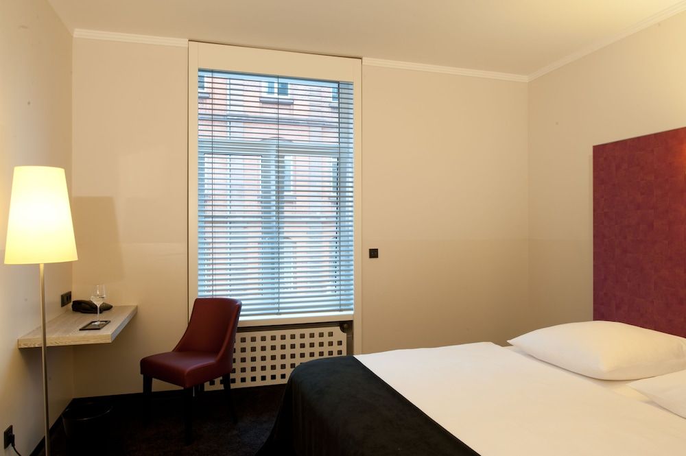 undefined Hotel Topas 5