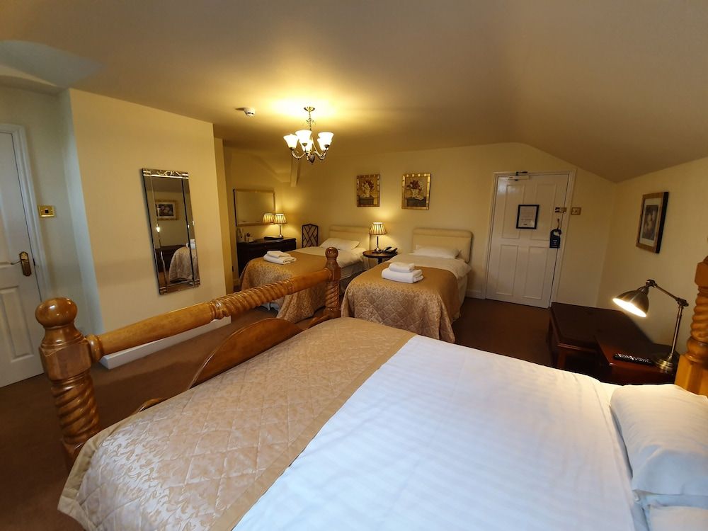 The Upper House Family Room 2