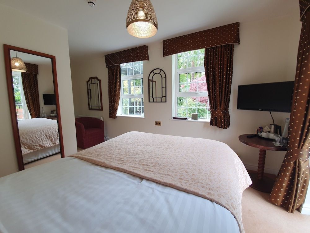 The Upper House Standard Double Room 2