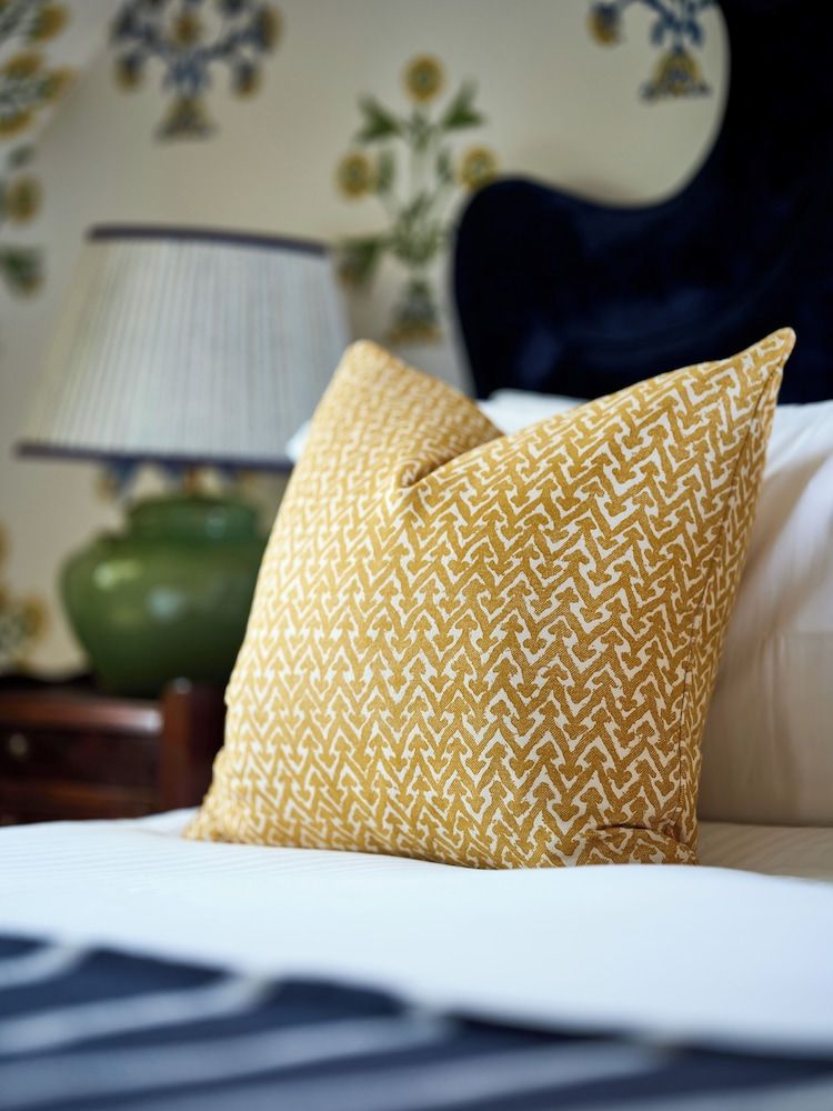 The Old Bell Hotel 19B Abbey Row-One-Bedroom Townhouse (Separate Building) 2