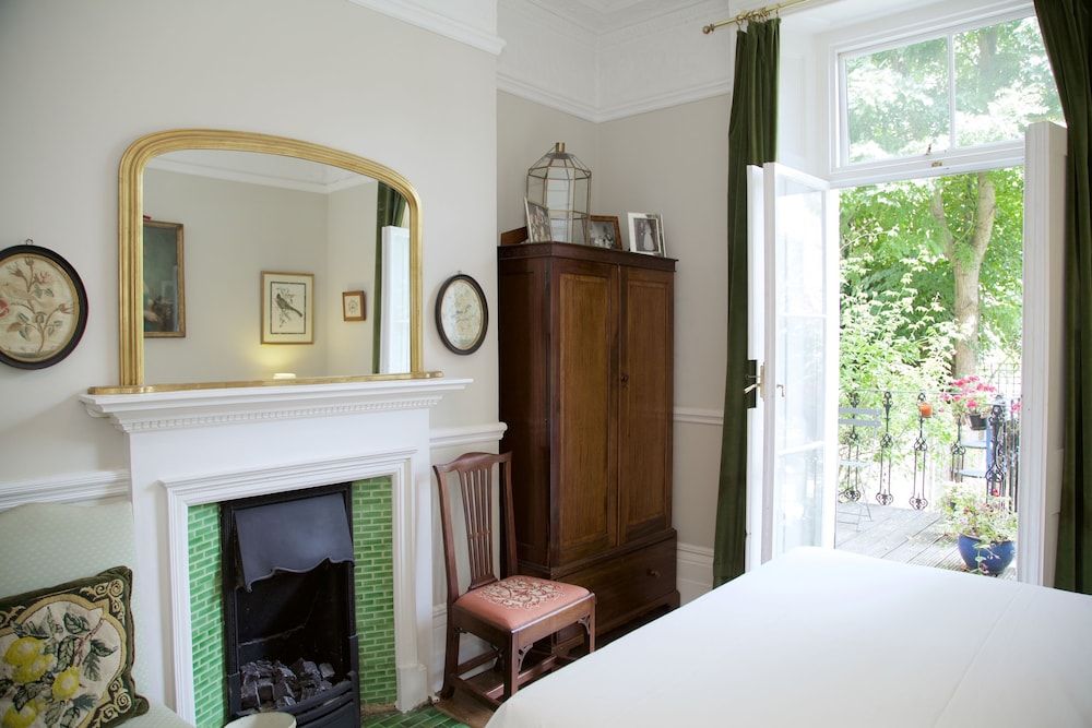 undefined A Place Like Home - Charming and Elegant Flat in Chelsea 5
