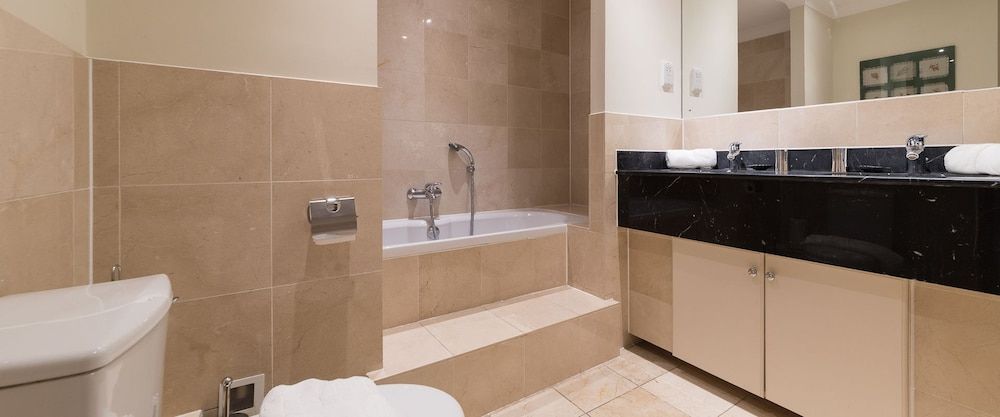 A Place Like Home - Elegant Apartment near Green Park Apartment, 2 Bedrooms, 2 Bathrooms 21