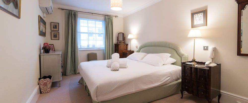 A Place Like Home - Elegant Apartment near Green Park Apartment, 2 Bedrooms, 2 Bathrooms 9