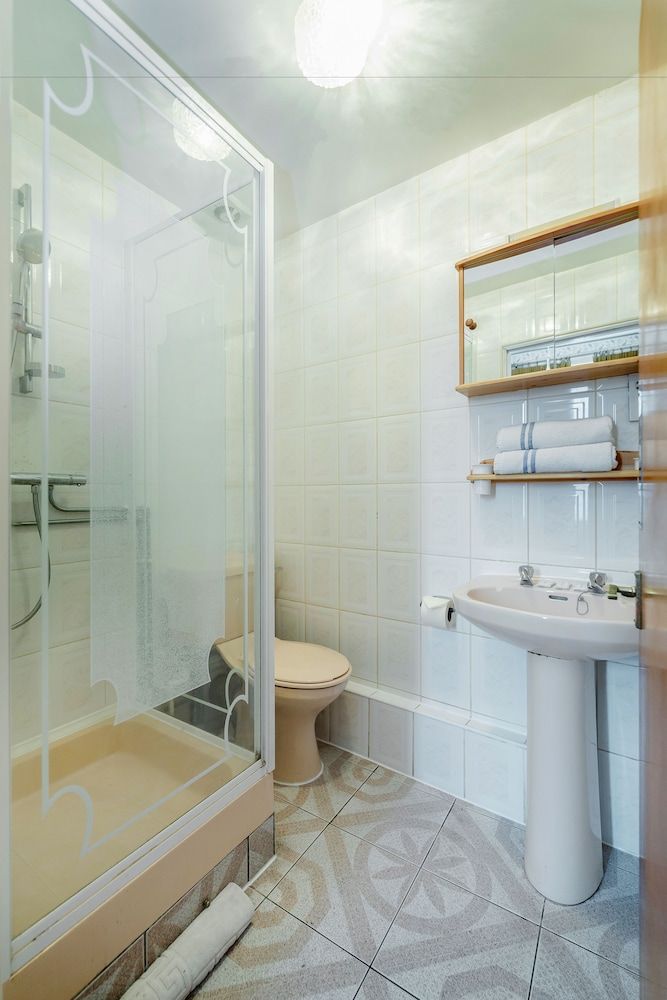 undefined Russell Square Hotel 5