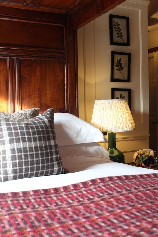 The Lamb Inn Shepherd Four Poster Room 4