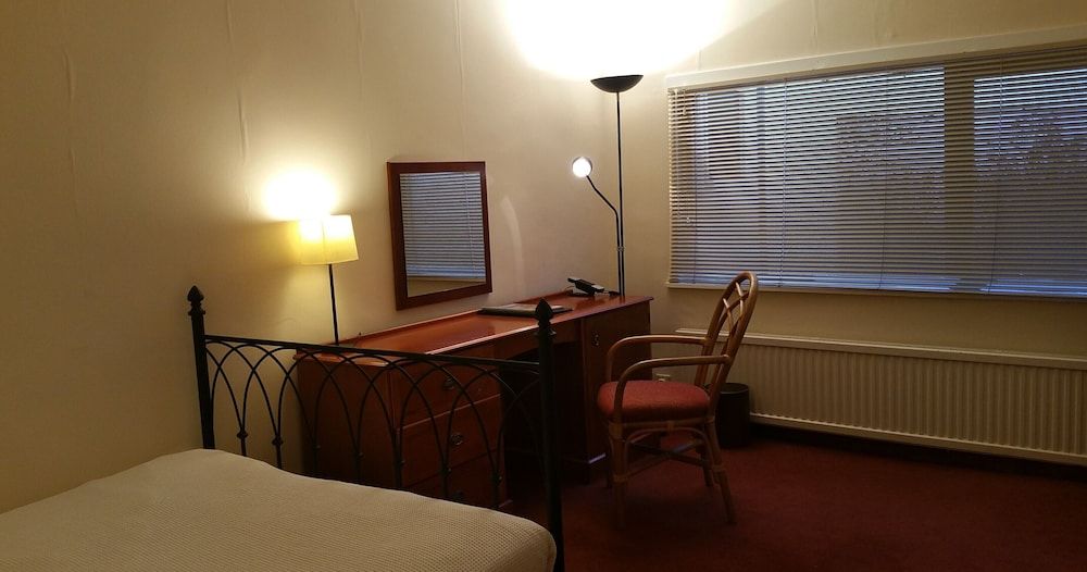 The Four Seasons Hotel Economy Double Room 4