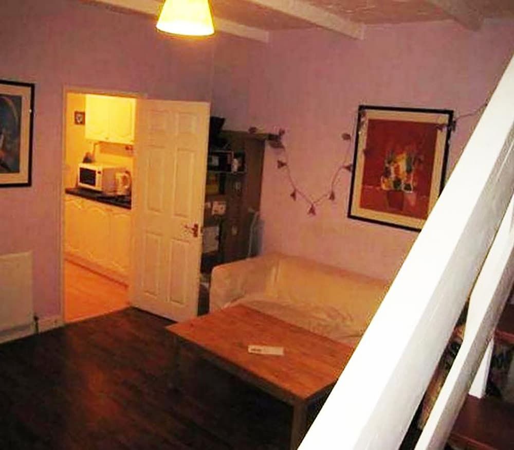 undefined Becket House 8