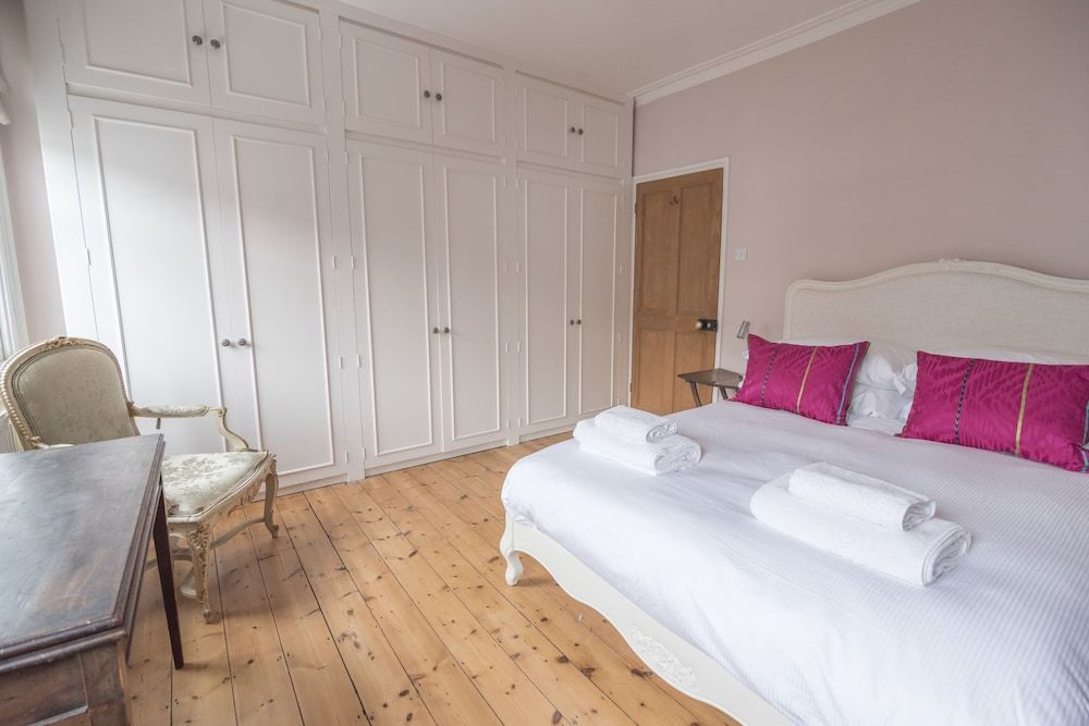 House (3 Bedrooms)