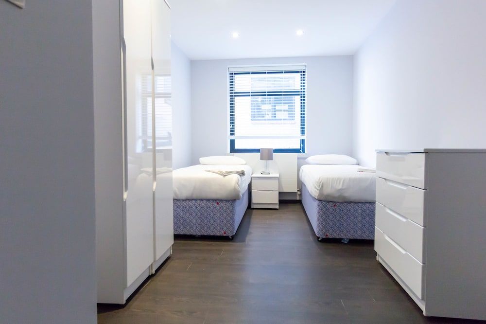 undefined Access Tower Hill 5