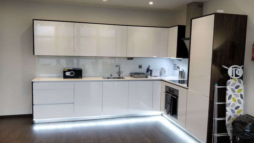 Access Tower Hill Two Bedroom Apartment (sleeps 4) 8