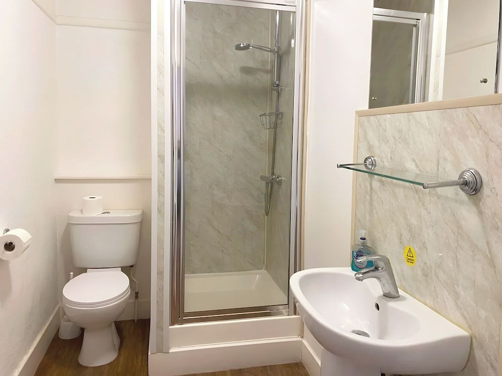 The Grand Hotel Single Room 7