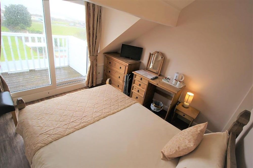 The Grand Hotel Double Room, Sea View 8