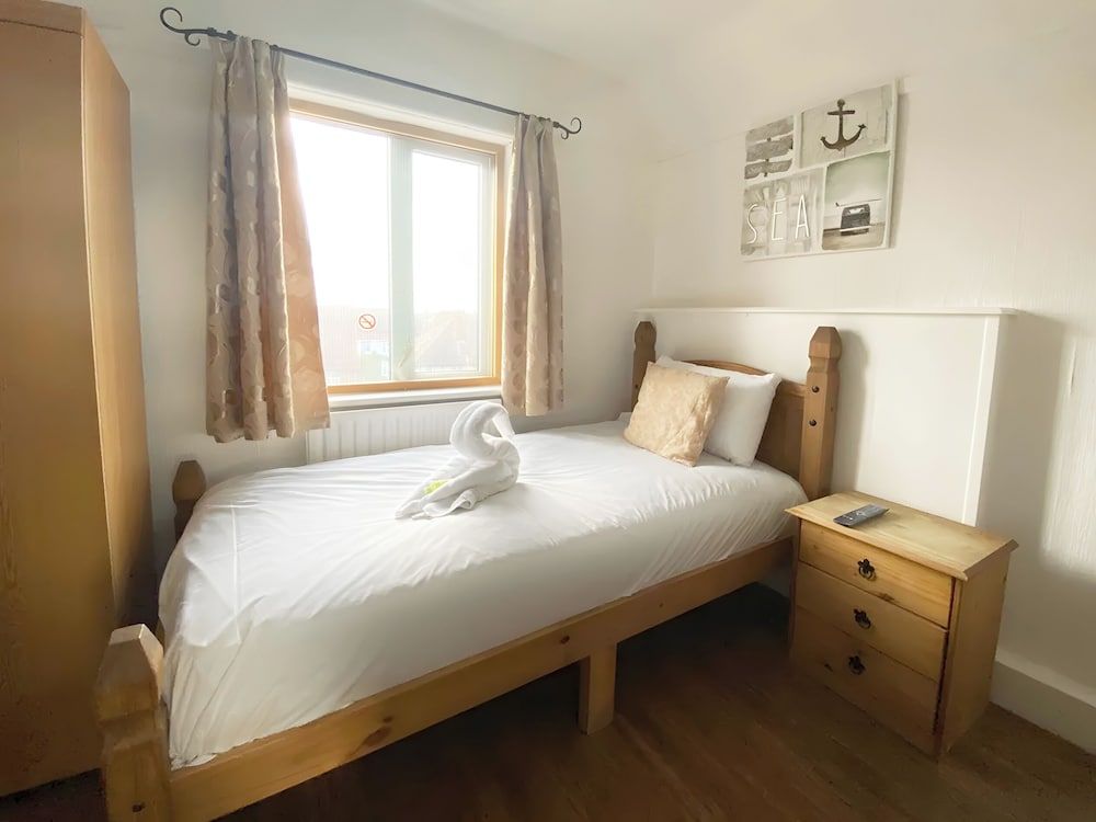 The Grand Hotel Single Room 2