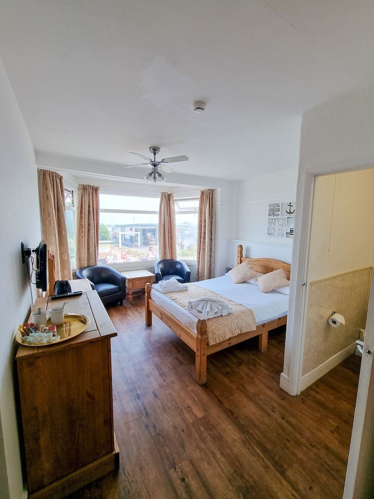 The Grand Hotel Double Room, Sea View 10