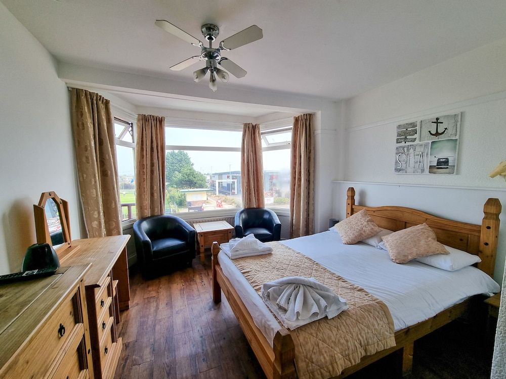 The Grand Hotel Double Room, Sea View 11