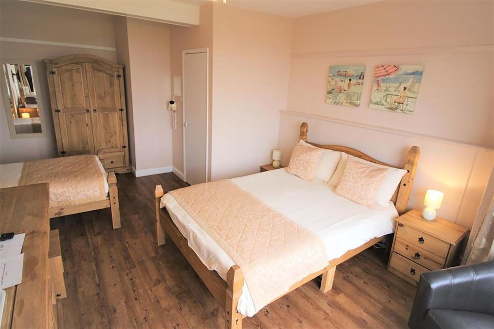 The Grand Hotel Triple Room, Sea View 4