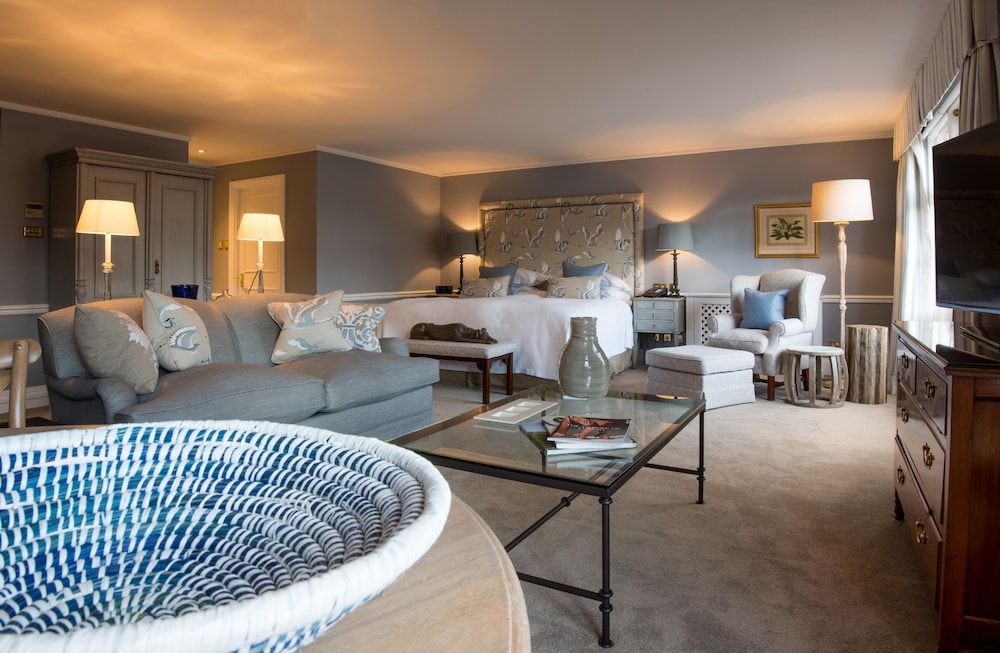 Chewton Glen Hotel & Spa - an Iconic Luxury Hotel Suite 4