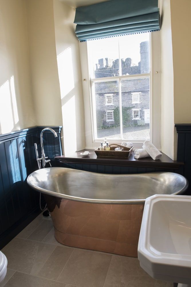 The Priory Double Room, Bathtub 5