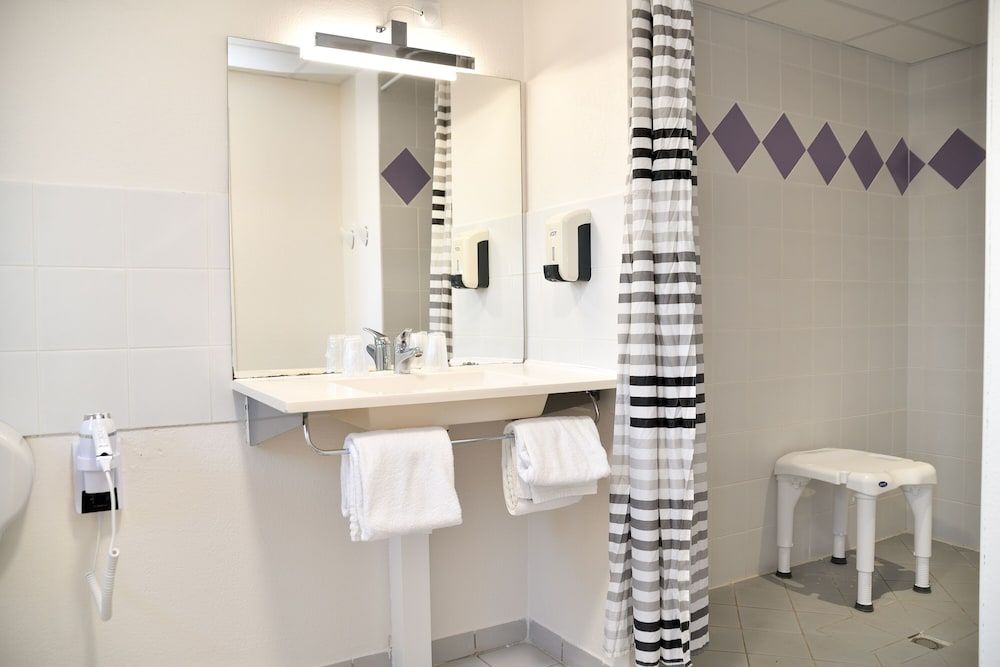 Cit'Hotel Restaurant Bowling de Millau Double Room 6