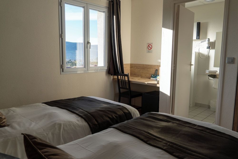 Cit'Hotel Restaurant Bowling de Millau Twin Room 2