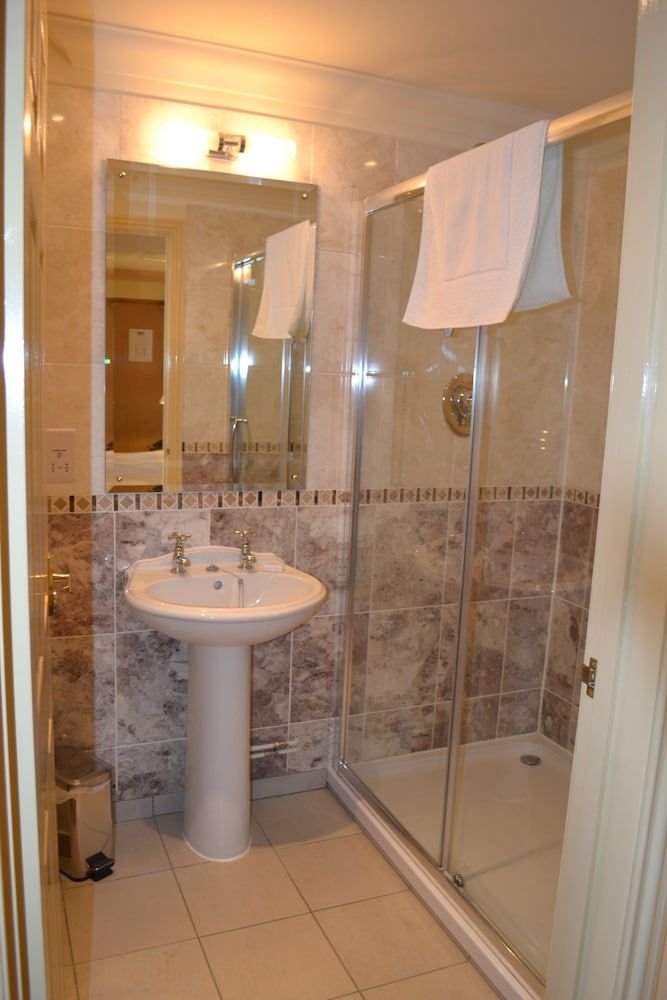 The Olde Windmill Inn Deluxe Double or Twin Room 3