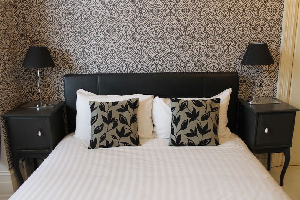 undefined Wimbledon Hotel 9