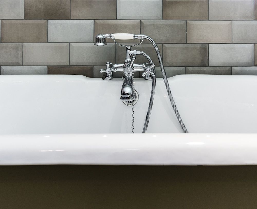 Deep Soaking Bathtub