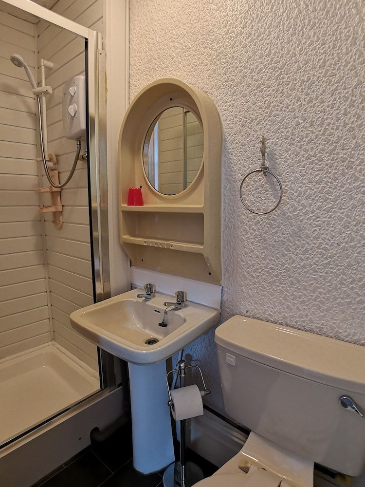 The Hopton Hotel Economy Double Room 4