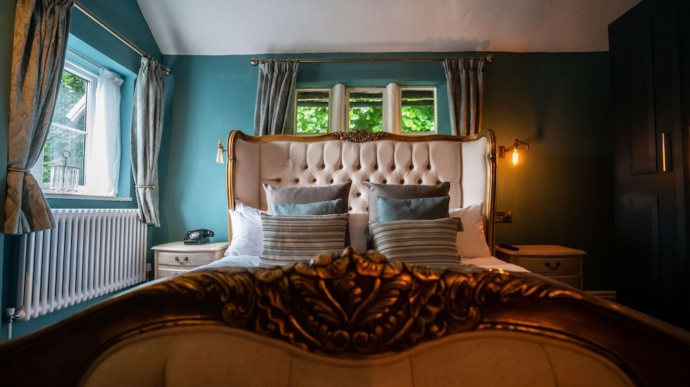 The Bridge Luxury Room, 1 King Bed 2