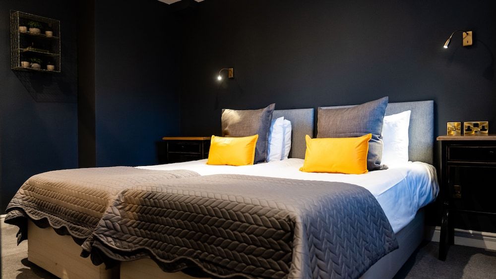 The Bridge Riverside Deluxe Twin 3