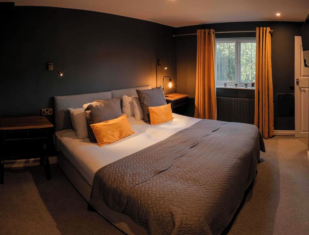 The Bridge Riverside Deluxe Twin 4