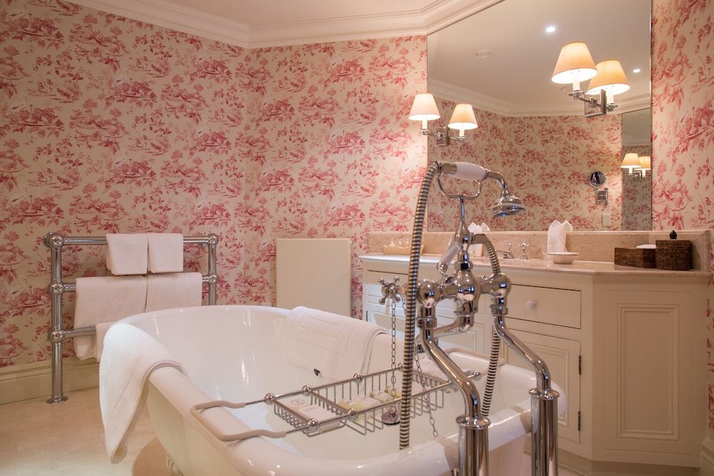 Hambleton Hall Master Room, Lake View 7