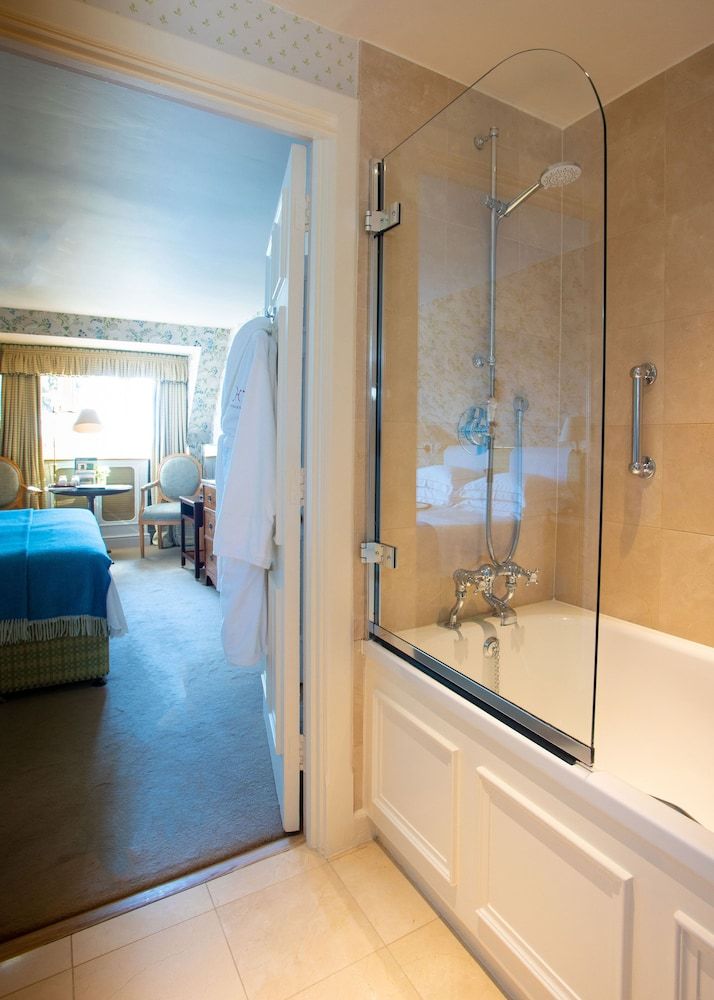 Hambleton Hall Standard Room 3