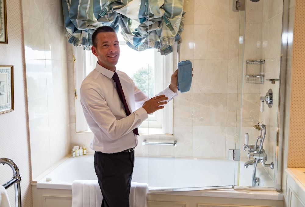 Hambleton Hall Master Room, Lake View 6